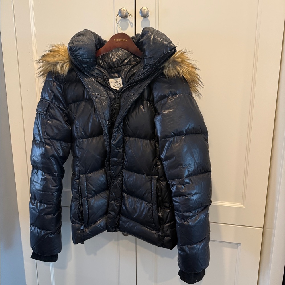 Woman’s S13 SAM. Large Black Puffer Jacket with Faux-Fur Trim hood